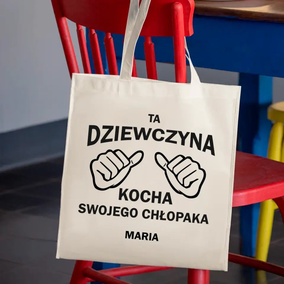 Ta dziewczyna kocha swojego chłopaka