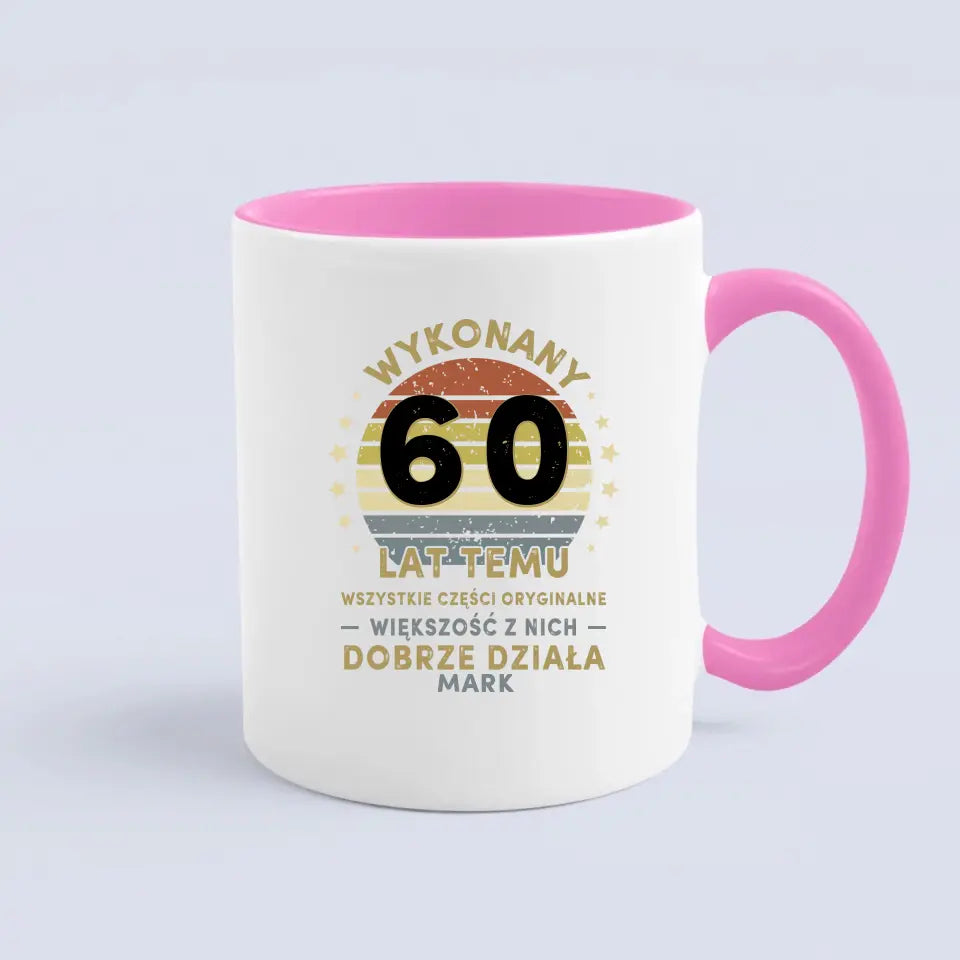 Wykonany 60 lat temu. Wszystkie części oryginalne. Większość z nich dobrze działa