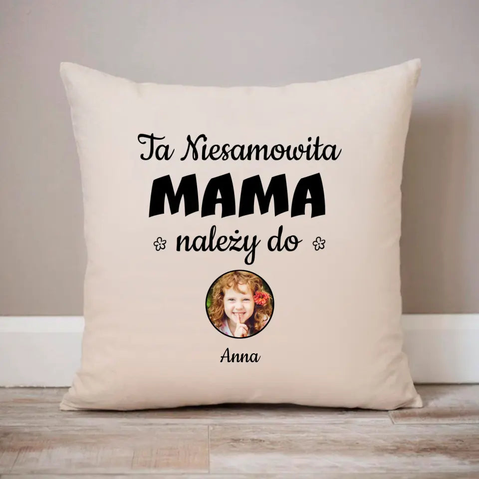 Ta niesamowita mama należy do...