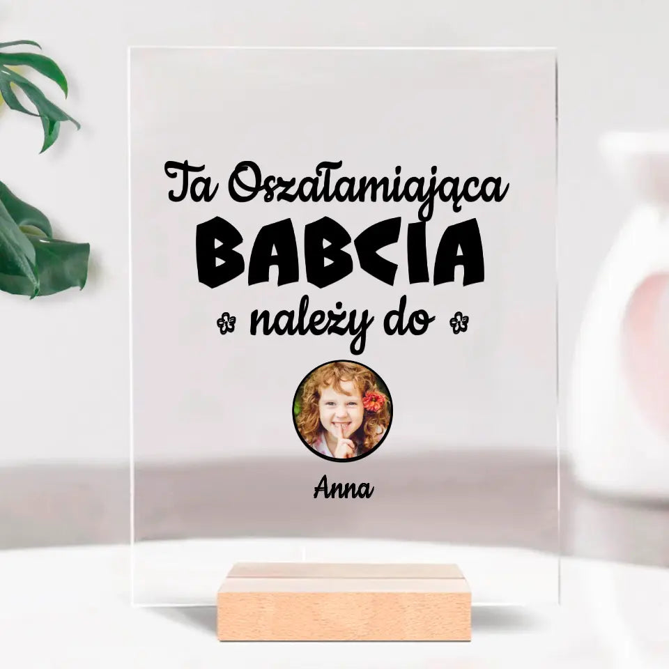 Ta oszałamiająca babcia należy do