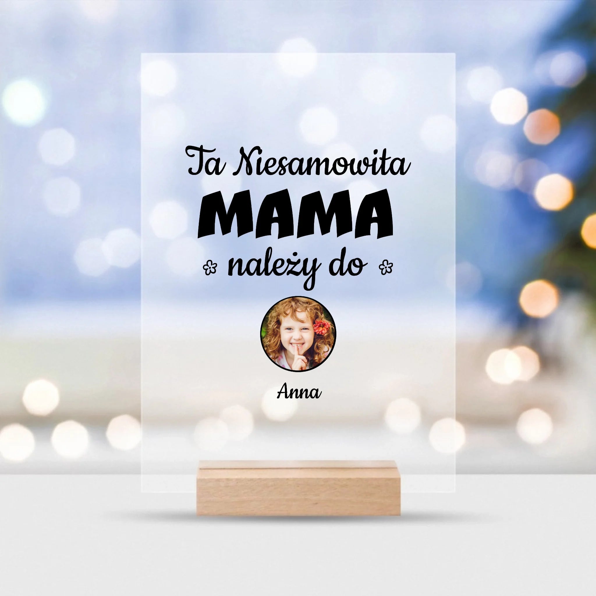 Szkło kwadratowe - Ta niesamowita mama należy do...
