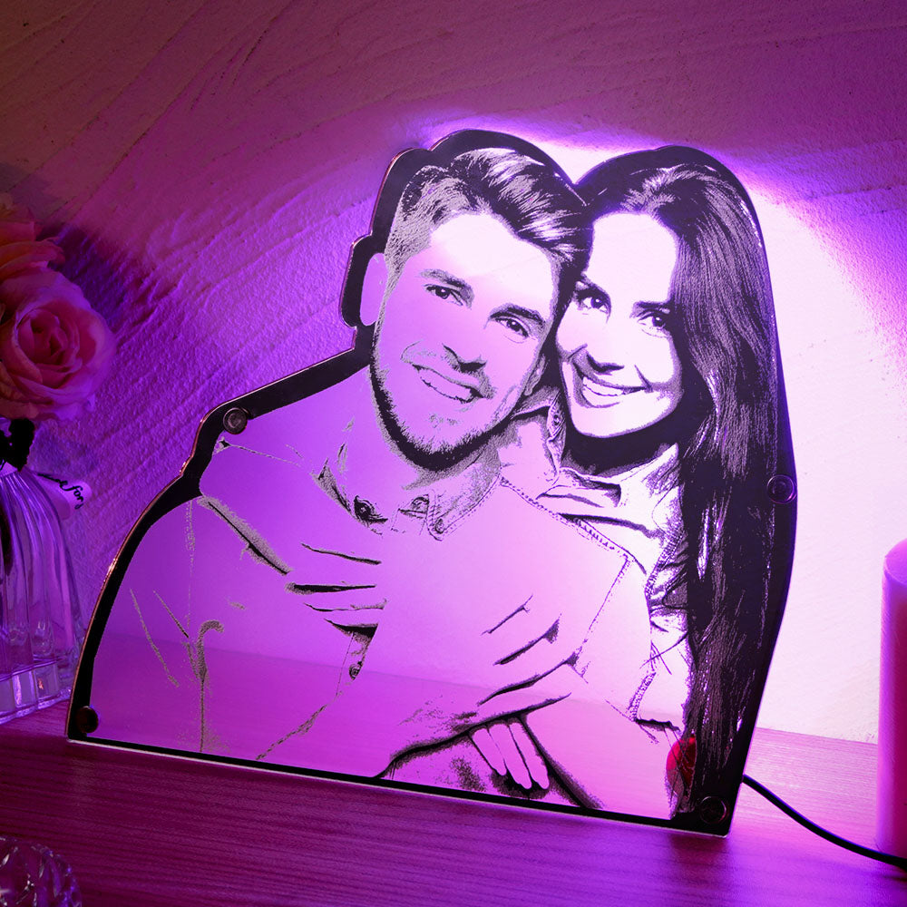 Lustro z podświetleniem z personalizowanym portretem na prezent dla niej