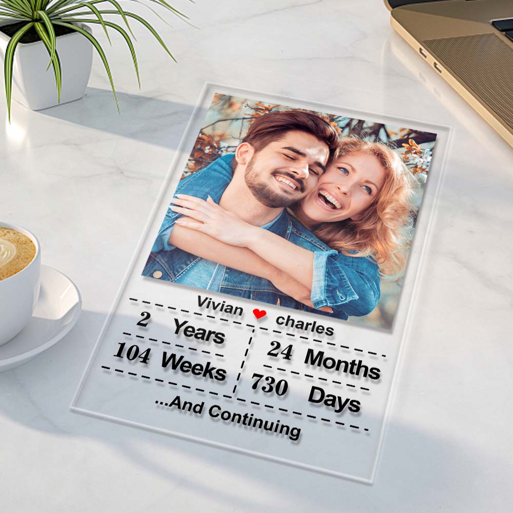 Personalizowana szklana statuetka z imieniem na rocznicę dla zakochanych