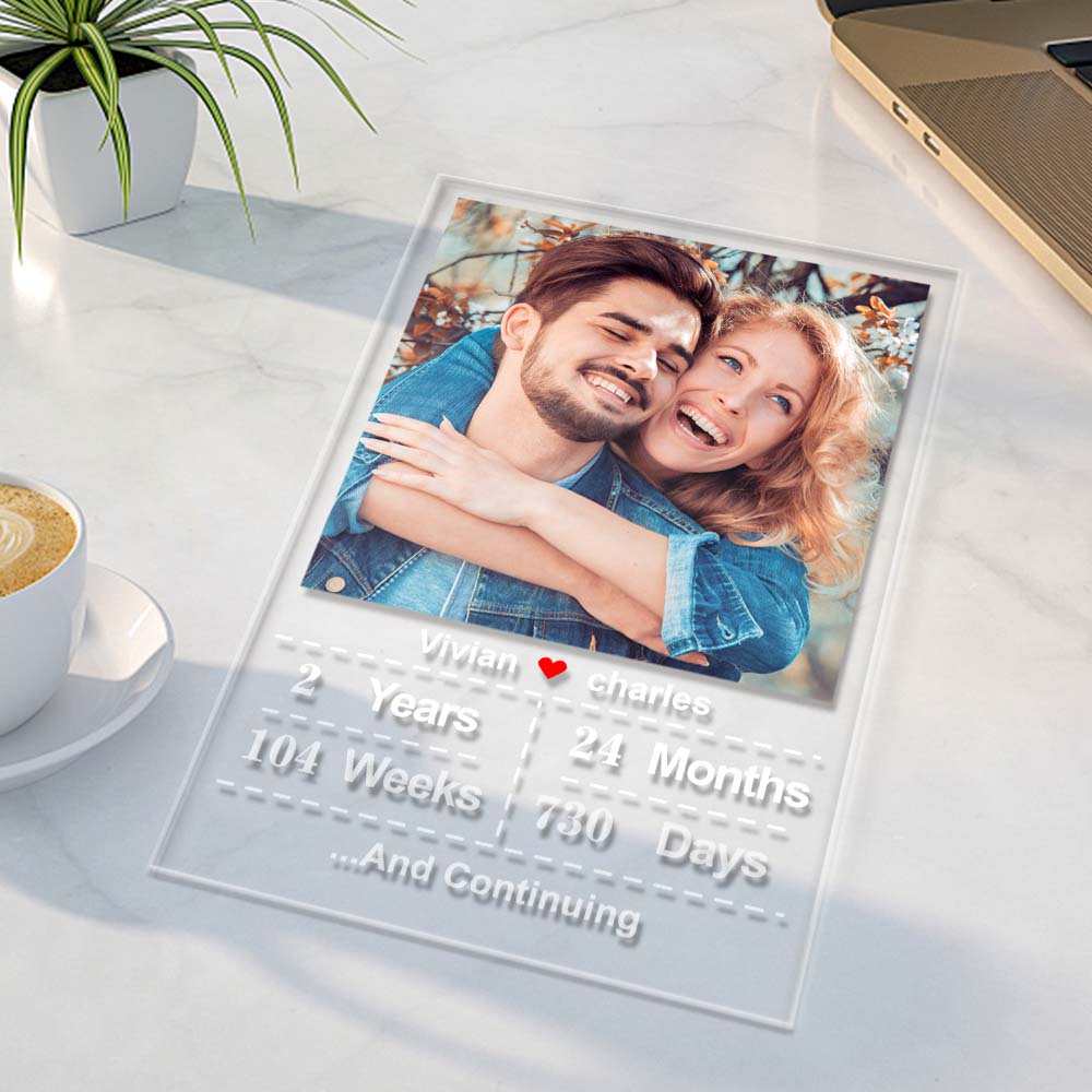 Personalizowana szklana statuetka z imieniem na rocznicę dla zakochanych