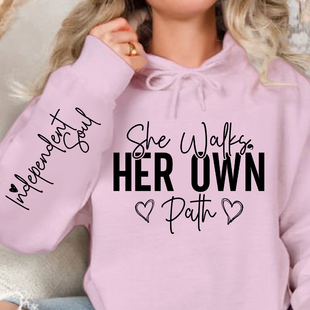 Bluza z kapturem She Walks Her Own Path