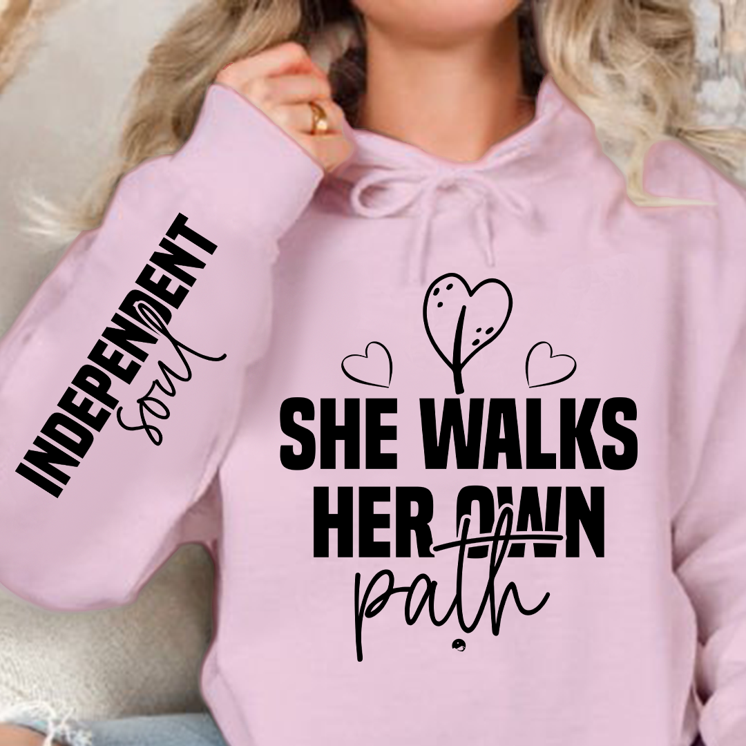 Bluza z kapturem She walks her own path