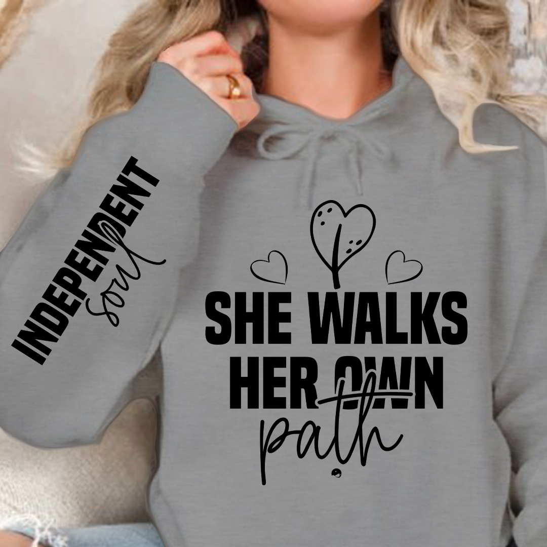 Bluza z kapturem She walks her own path