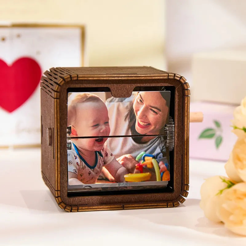 Personalizowany Flipbook z Muzyką i Światłem na Dzień Matki 16 Zdjęć w Ruchu Wyjątkowy Prezent na Urodziny lub Święta