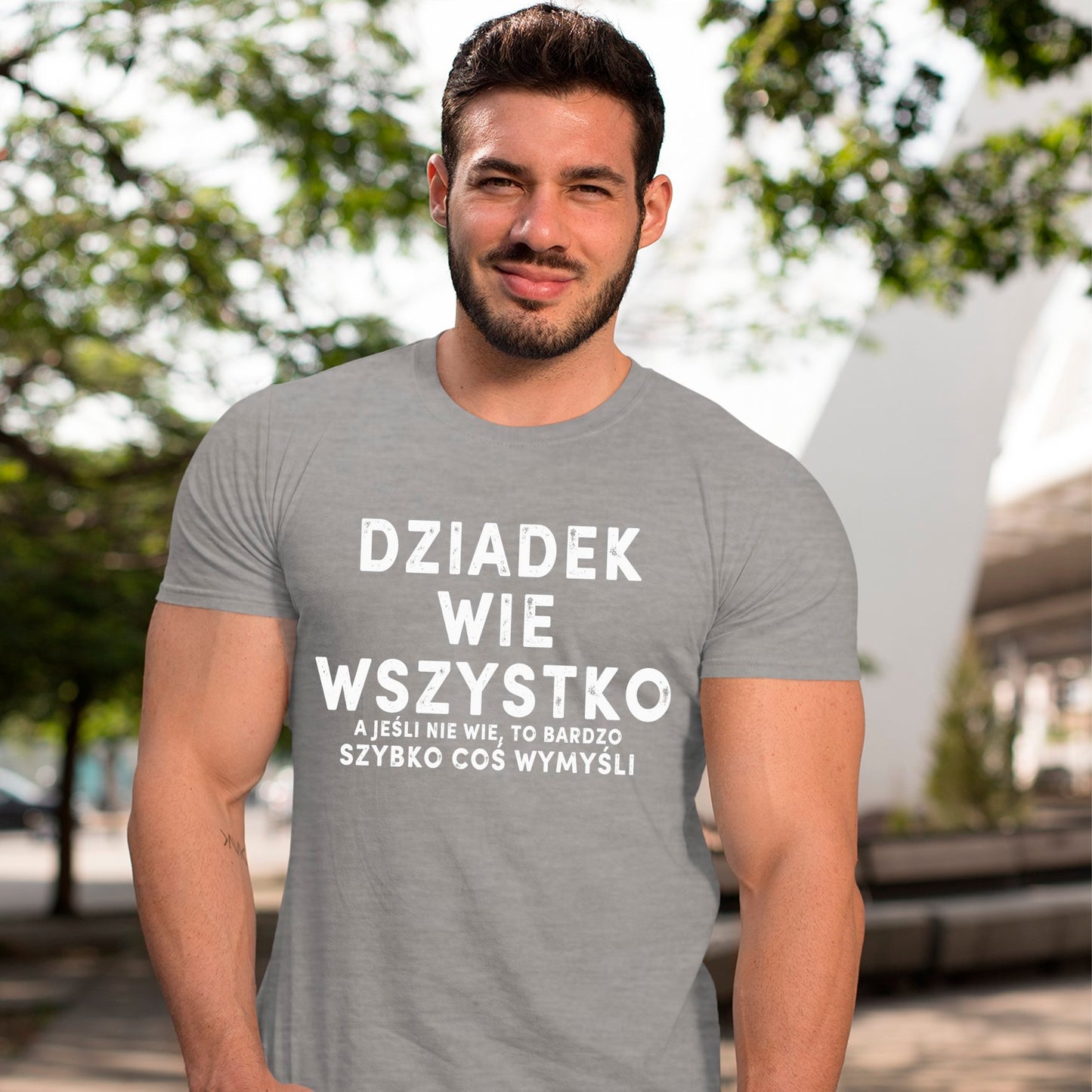 Koszulka Dziadek Wie Wszystko. A Jeśli Nie Wie, To Bardzo Szybko Coś Wymyśli