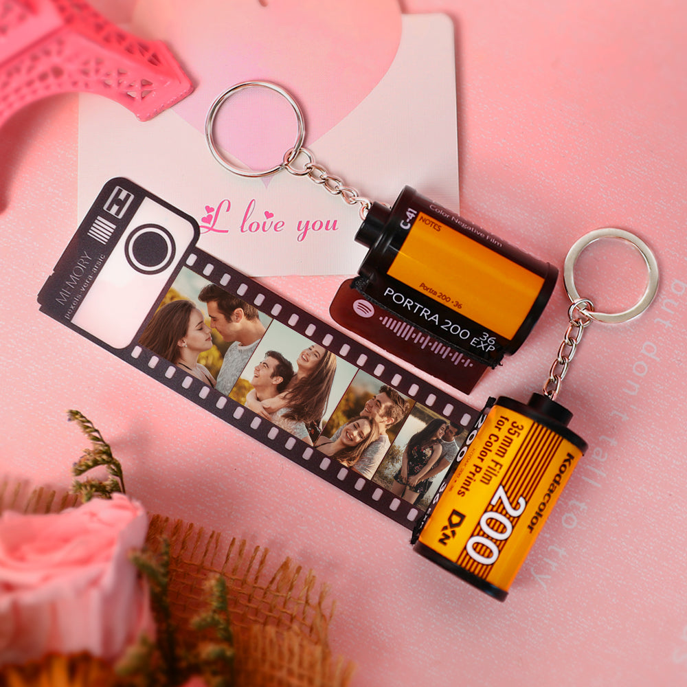 Personalizowany brelok z mini zdjęciami dla pary na rocznicę lub walentynki