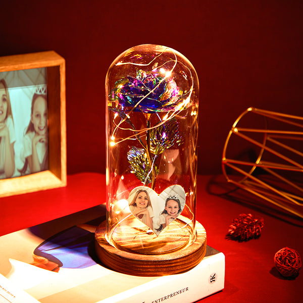 Lampa z różą w szklanej kopule na Dzień Babci - prezent dla babci