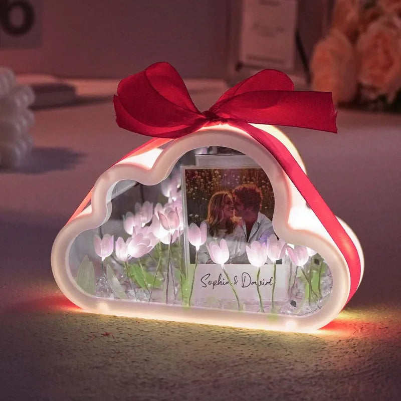 Lampka LED w kształcie tulipana z Twoim zdjęciem na prezent dla niej