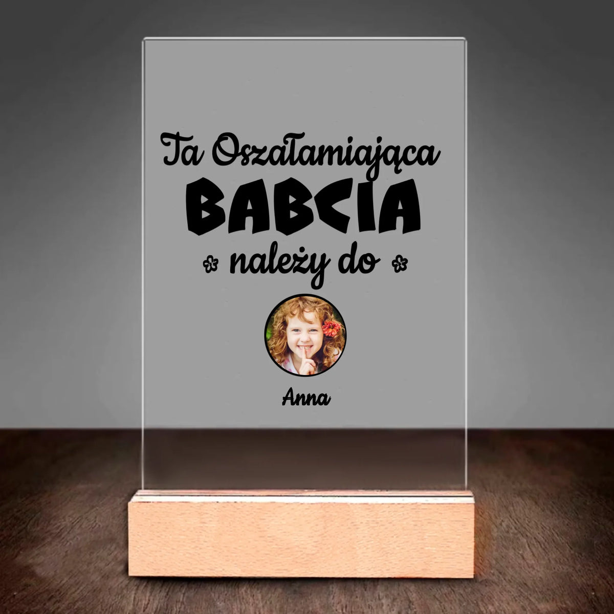 Ta oszałamiająca babcia należy