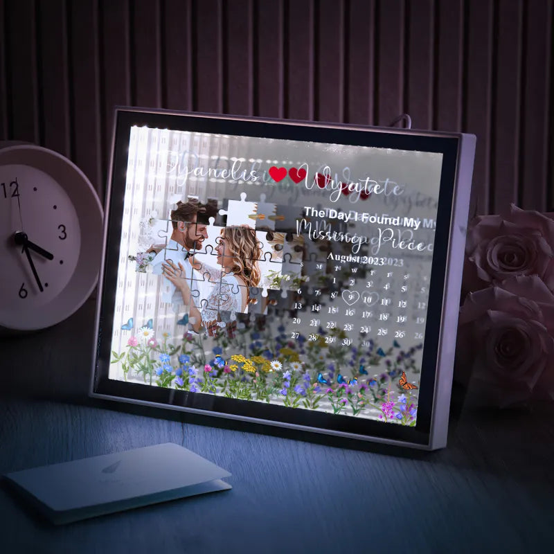 Personalizowana figurka z kalendarzem i zdjęciem dla pary na rocznicę