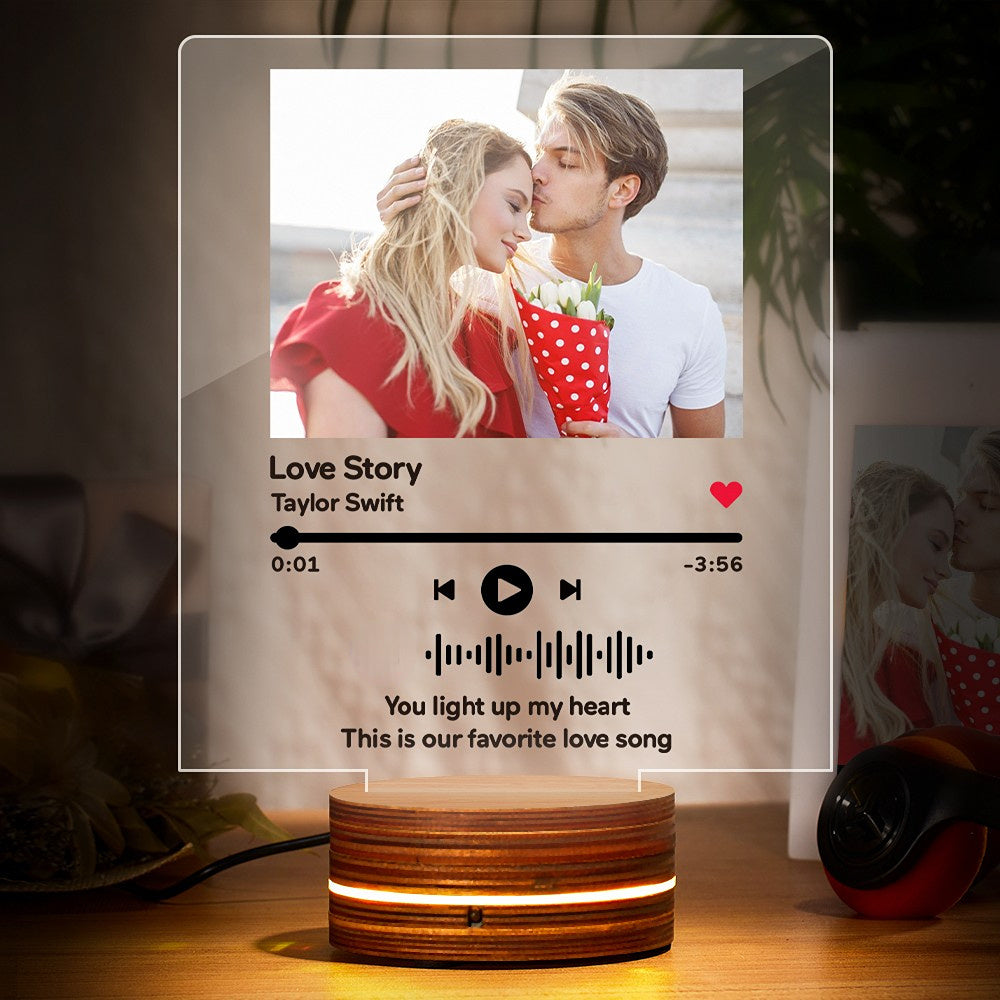 Personalizowana szklana plakietka muzyczna z podświetleniem na prezent dla niej