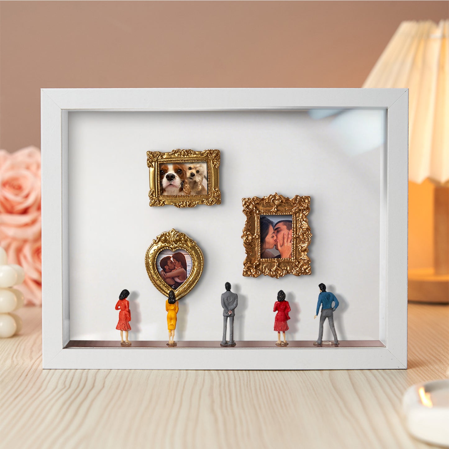 Miniaturowe muzeum w białej ramie, personalizowany prezent dla pary