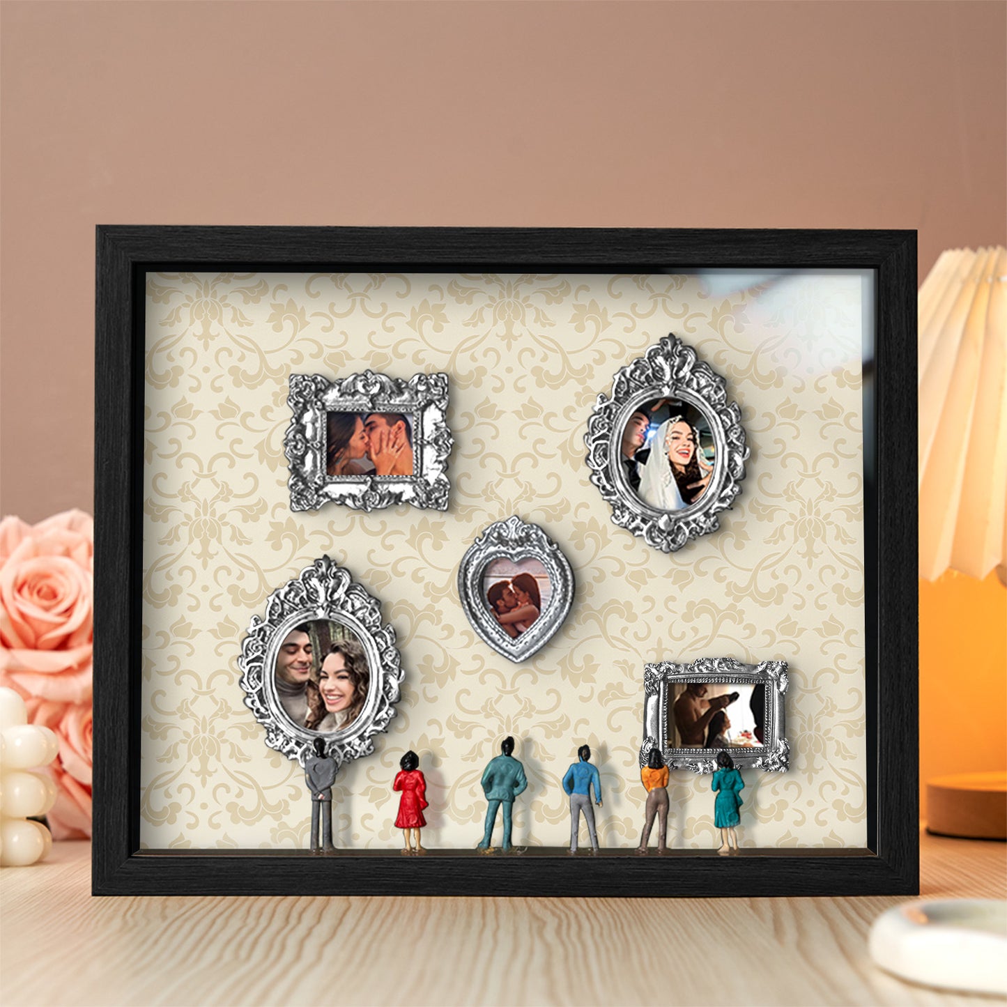 Miniaturowe muzeum w czarnej ramie, personalizowany prezent dla pary