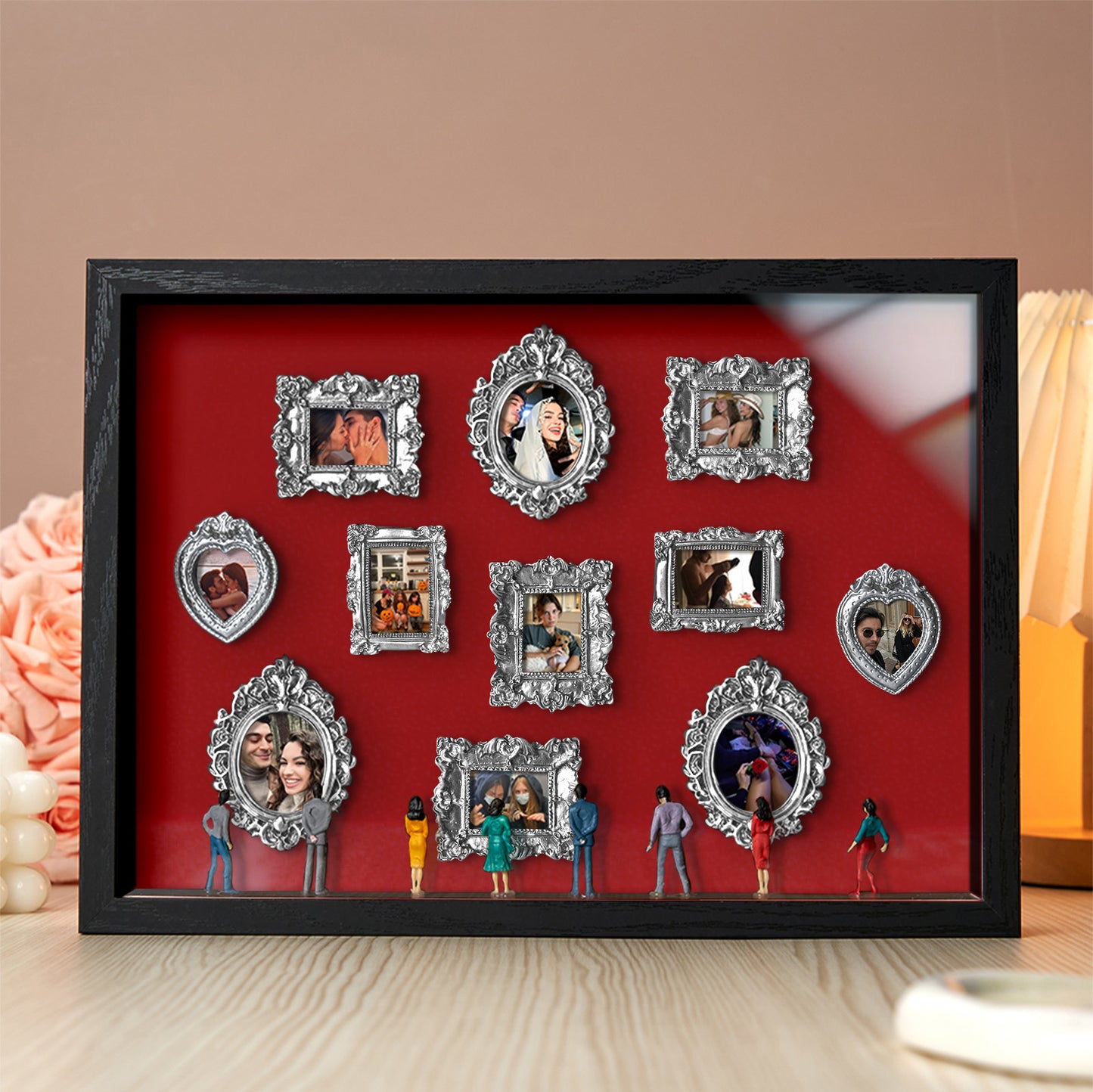 Miniaturowe muzeum w czarnej ramie, personalizowany prezent dla pary