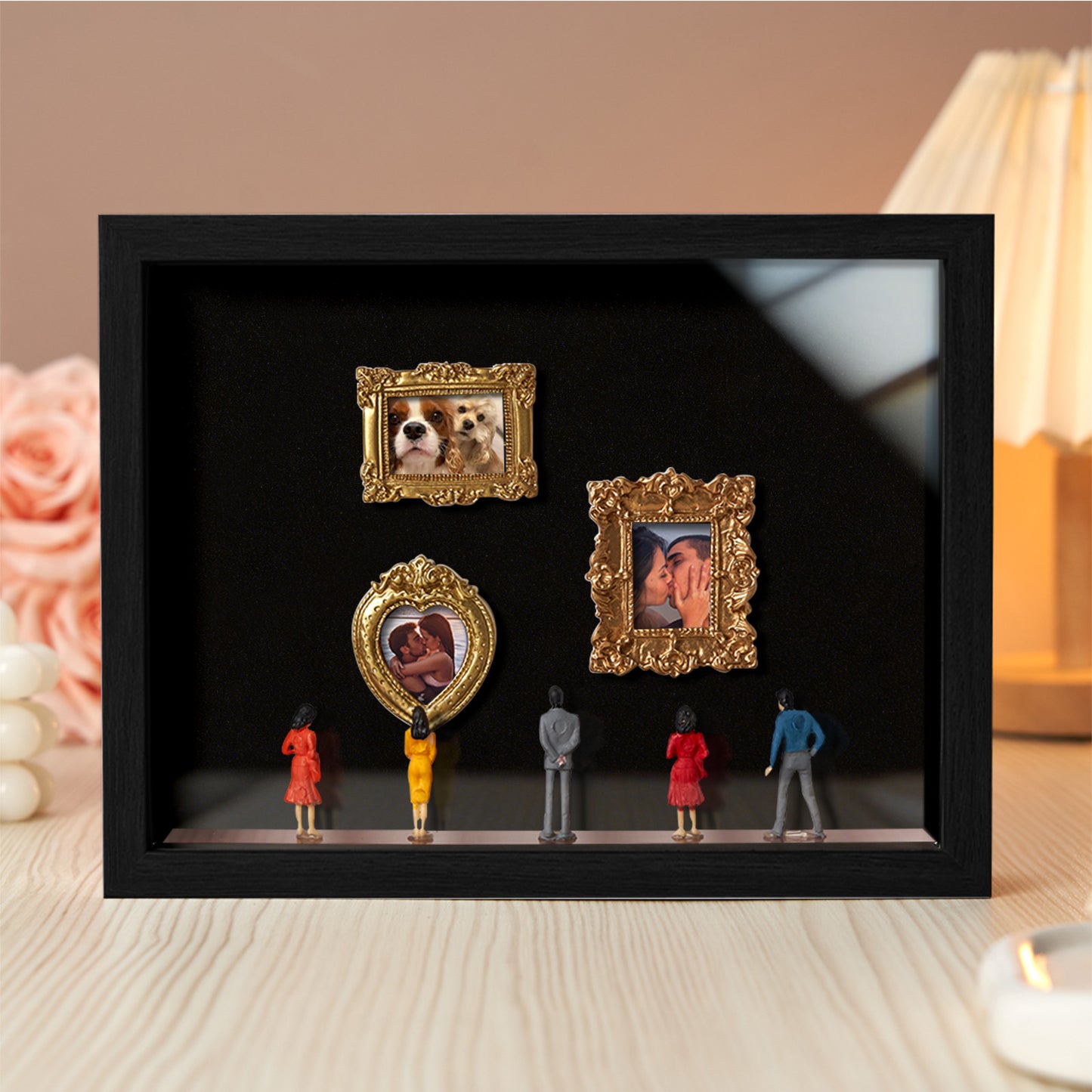 Miniaturowe muzeum w czarnej ramie, personalizowany prezent dla pary na walentynki lub rocznicę