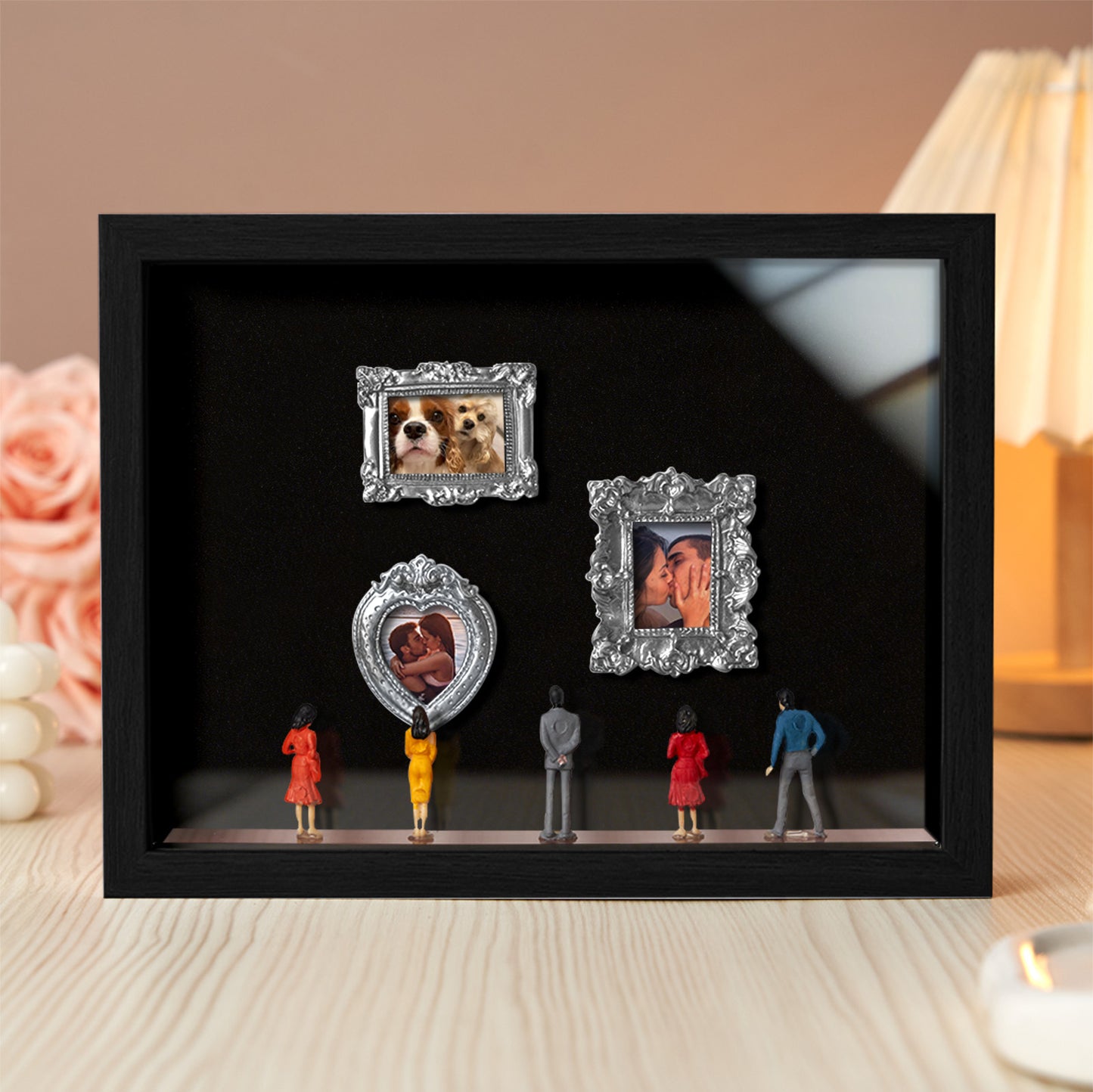 Miniaturowe muzeum w czarnej ramie, personalizowany prezent dla pary na walentynki lub rocznicę