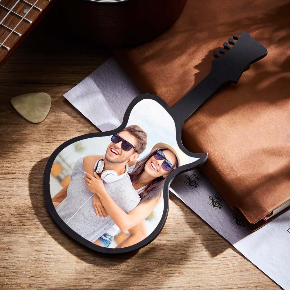 Personalizowana ramka na zdjęcia z gitarą dla miłośnika muzyki na prezent