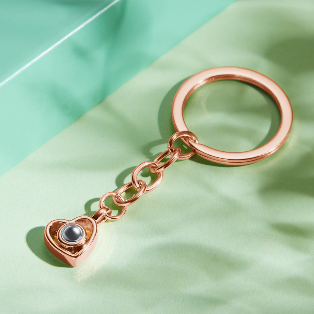 Personalizowany brelok w kształcie serca z projekcją zdjęcia dla pary na prezent