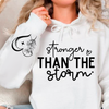 Bluza z kapturem Stronger Than The Storm