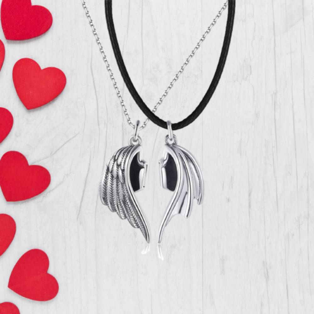 Couple Necklace Magnetic Matching Necklaces for Couples Valentine's Gift for Lover