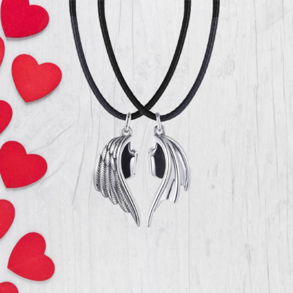 Couple Necklace Magnetic Matching Necklaces for Couples Valentine's Gift for Lover