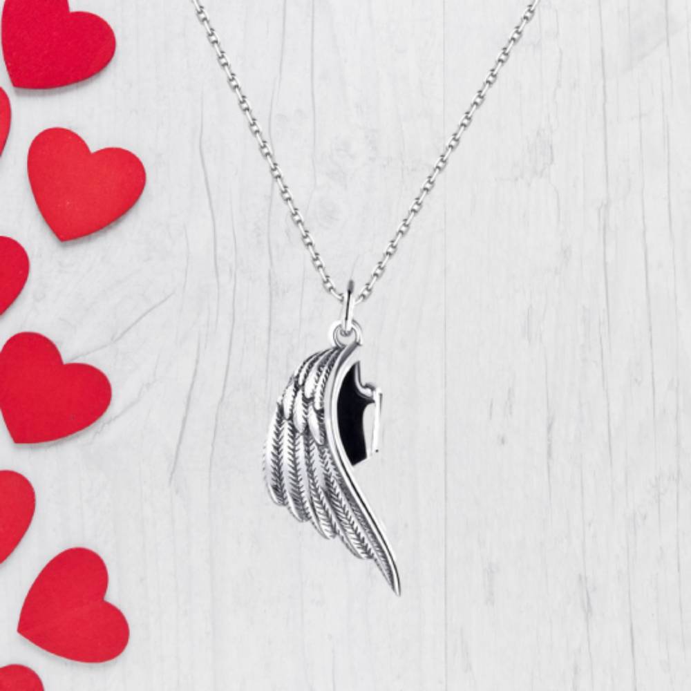 Couple Necklace Magnetic Matching Necklaces for Couples Valentine's Gift for Lover