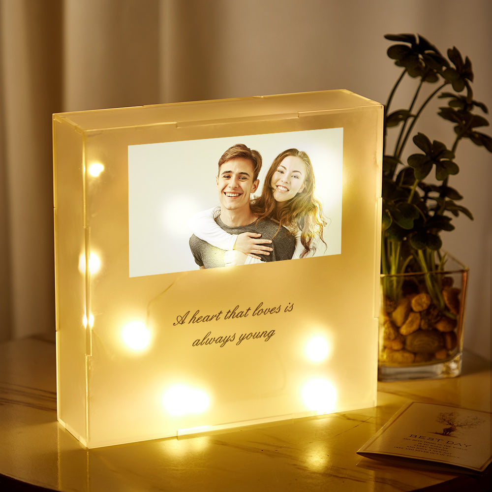 Personalizowana lampka nocna z akrylu na prezent dla dziewczynki, na urodziny