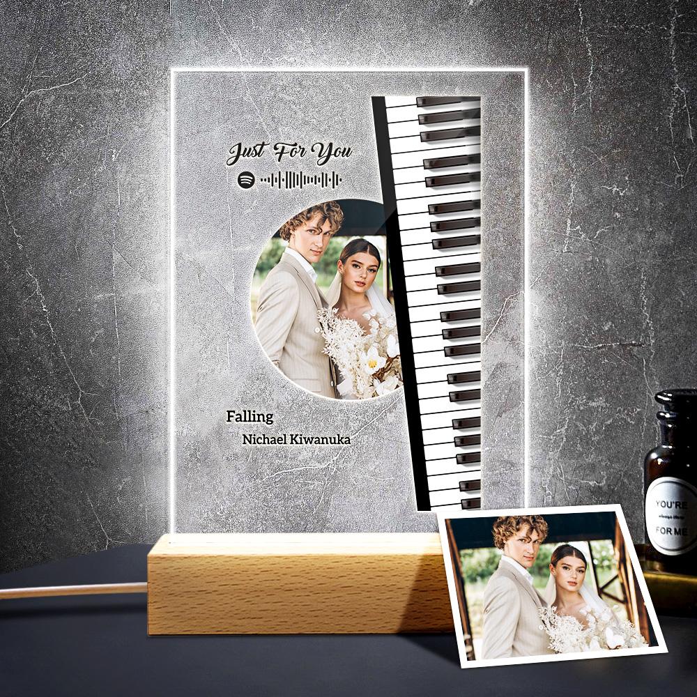 Personalizowana lampka nocna dla pary z grawerem na rocznicę lub prezent