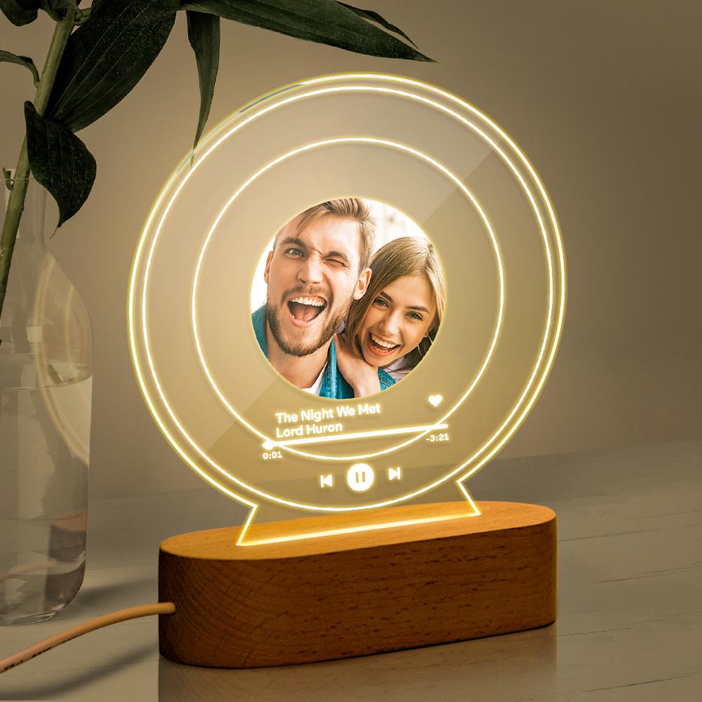 Personalizowana lampka nocna z zdjęciem i grawerem na prezent dla pary