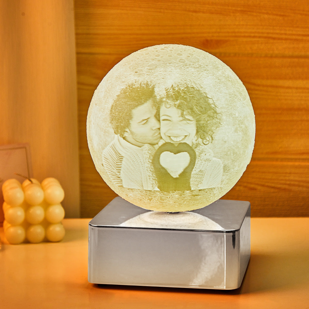 Personalizowana lampa moon z grawerem dla pary na prezent na rocznicę