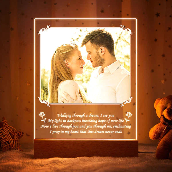 Personalizowana lampa LED z akrylowym podświetleniem na prezent dla bliskich