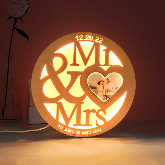 Personalizowana lampka nocna z grawerem imienia dla ukochanej osoby na prezent