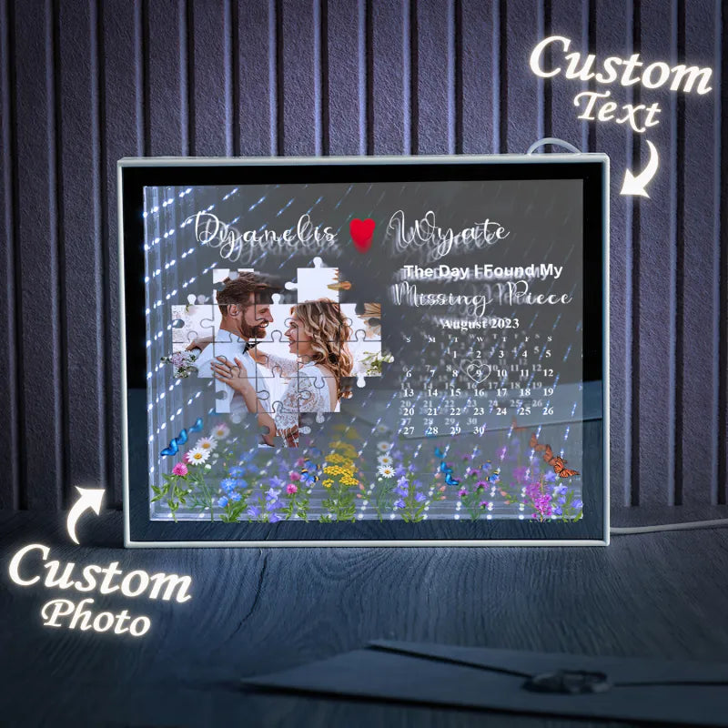 Personalizowana figurka z kalendarzem i zdjęciem dla pary na rocznicę