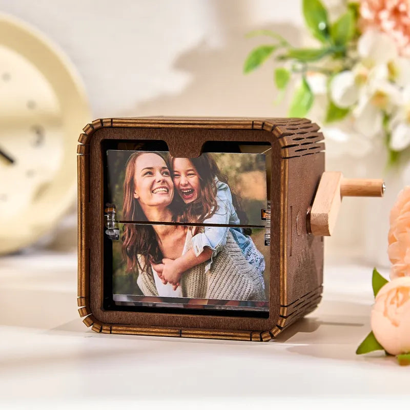 Personalizowany Flipbook z Muzyką i Światłem na Dzień Matki 16 Zdjęć w Ruchu Wyjątkowy Prezent na Urodziny lub Święta