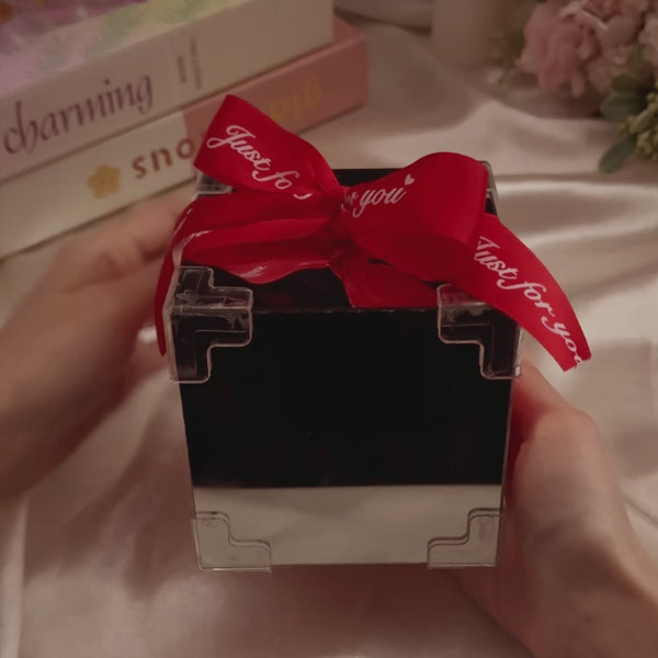 Personalizowane pudełko z lustrami i kwiatem tulipana na prezent z zdjęciem