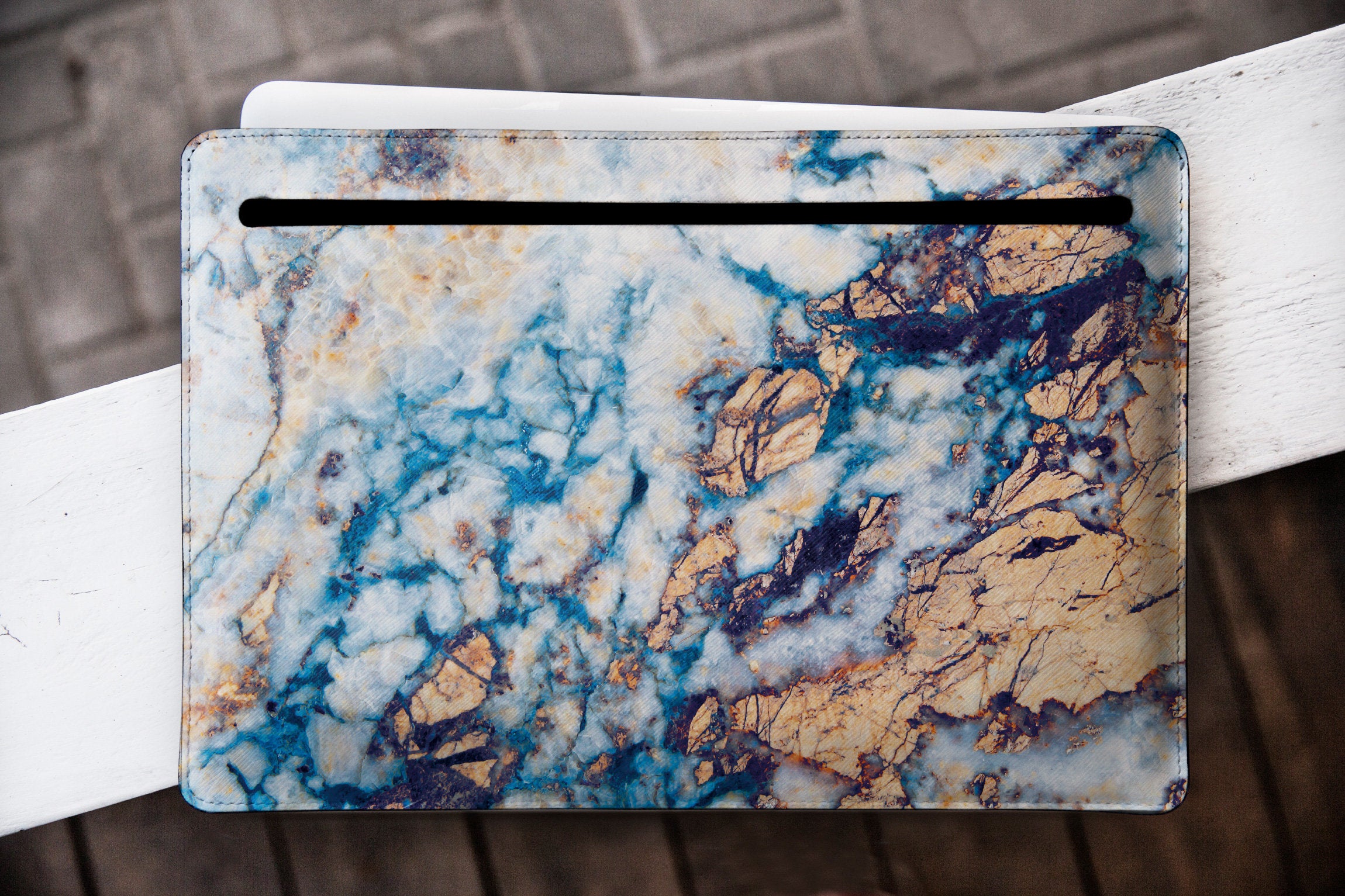 Skórzane etui na Macbooka WCM2304