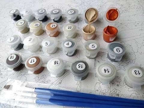 Różowy Samochód Na Podwórku HP0176